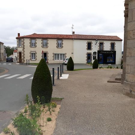 Apartamento Gite De La Fontaine Marsi Saint-Mars-la-Réorthe Exterior foto